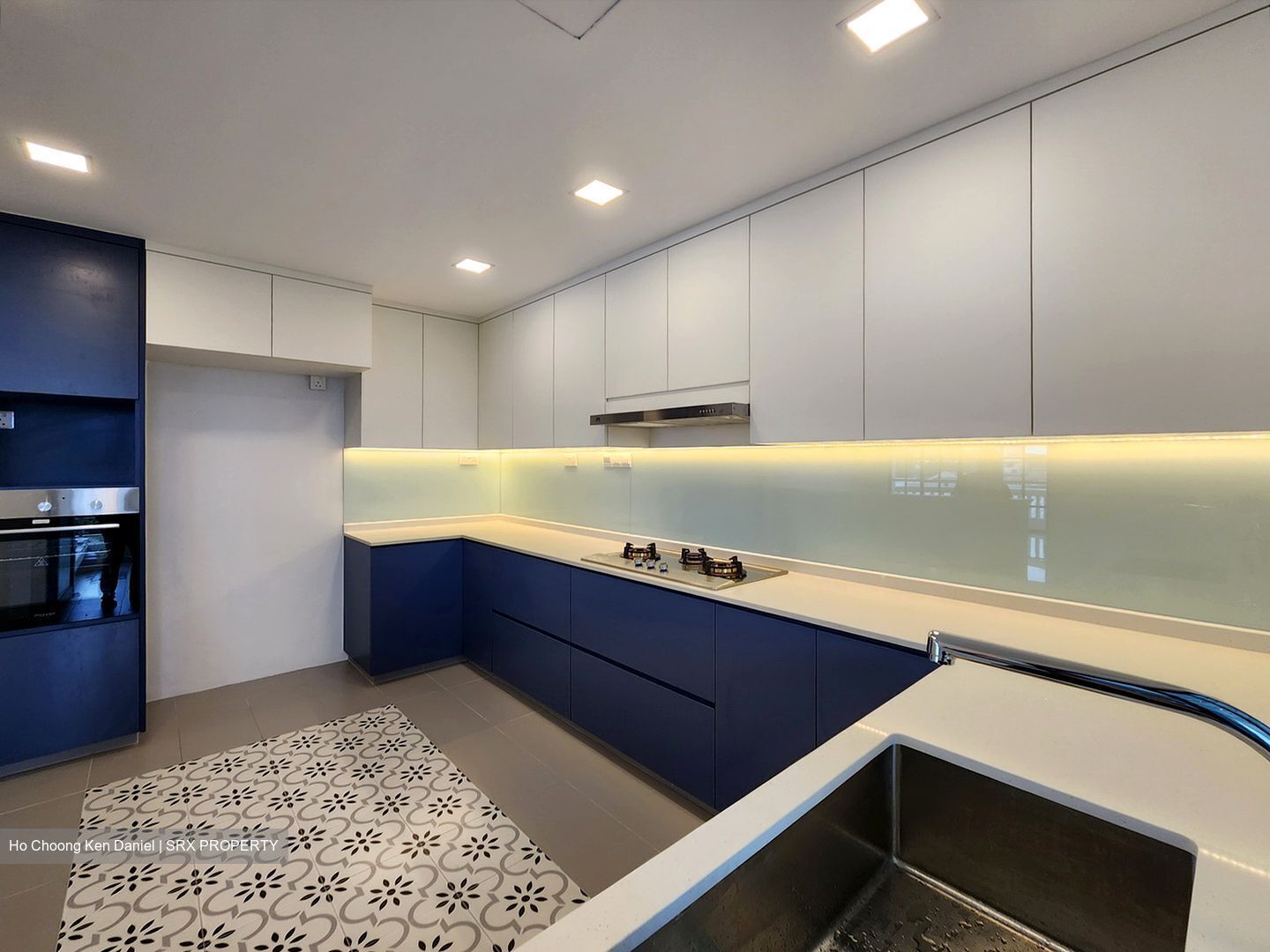 Park East (D15), Condominium #423195061